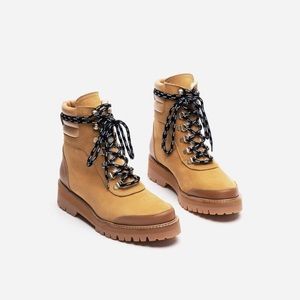 Flattered “Solveig Nubuck” boot in leather caramel